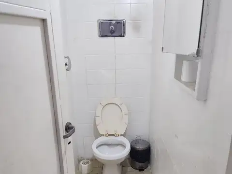 Local en Venta 61 años