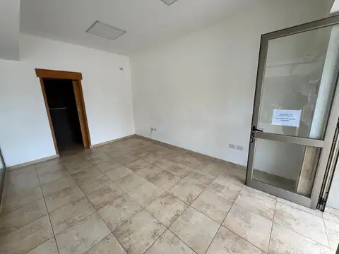 Local en ALQUILER POR 12 MESES