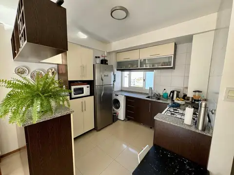 Excelente dpto de 3 amb con cochera, baño y toilette