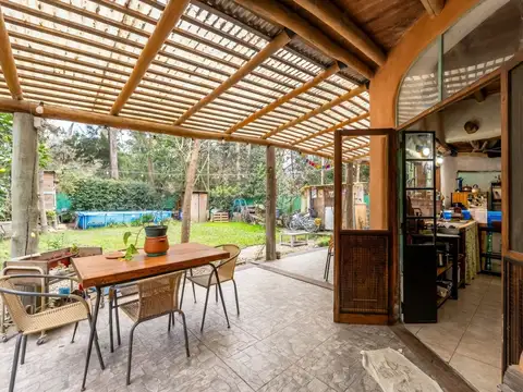 Casa en Venta con 2 cocheras