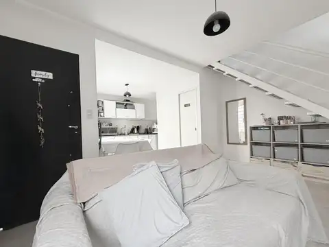 Depto Tipo Casa en Venta con 1 cocheras