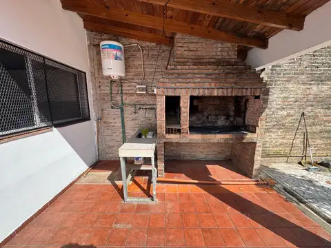Departamento en Alquiler en Rafael Calzada, $ 650.000