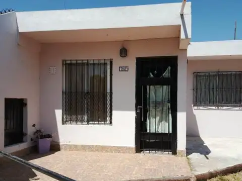 Casa 2 ambientes con 1 baño