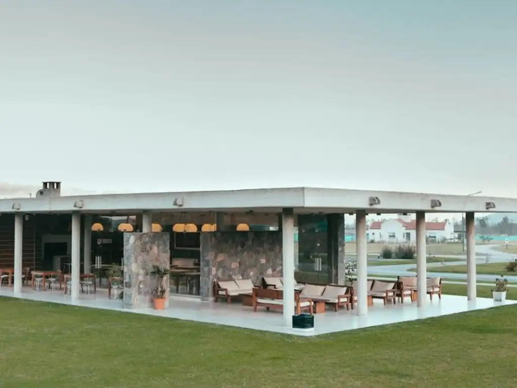 Áreas comunes sum, piscina, gimnasio en Praderas De San Lorenzo