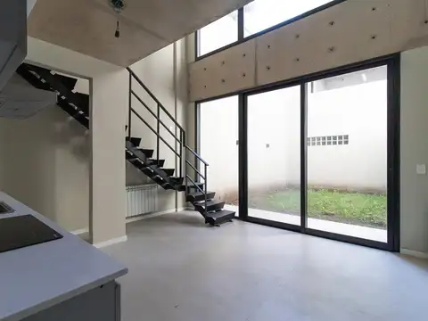Duplex con jardín muy luminoso en la mejor zona de Pacheco