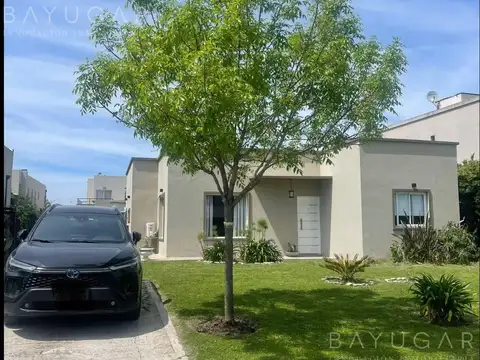 Venta Casa - Barrio San Eduardo, Pilar del Este