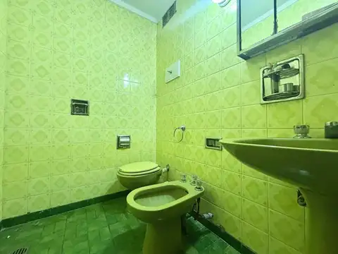 CASA EN VENTA 5 AMB-COCHERA-PATIO V. ALSINA
