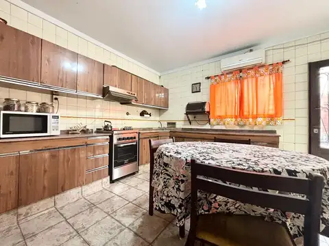 Casa en Venta en Valentin Alsina, USD 170.000