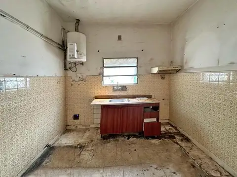 CASA 2 AMBIENTES + LOCAL - PQUE. SAN MARTIN