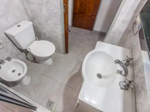 Casa 3 ambientes con 2 baños
