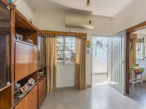 VENTA CASA 2 AMB +1  EN PALOMAR C/COCHERA Y PATIO