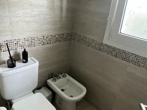 Casa 5 ambientes con 4 baños