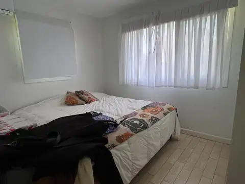 Casa en Alquiler con 6 cocheras