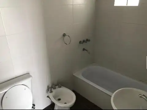 Departamento en Alquiler en Moron, $ 330.000