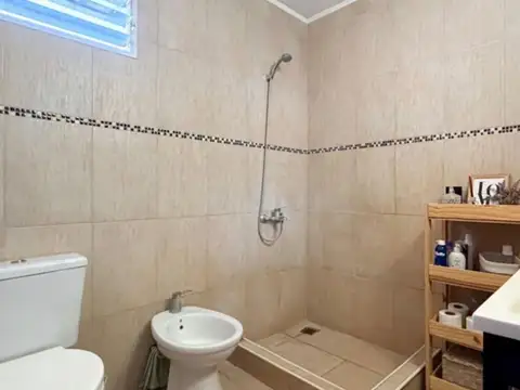 Casa 5 ambientes con 2 baños