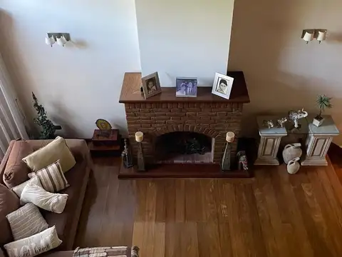 Casa 5 ambientes con 4 baños