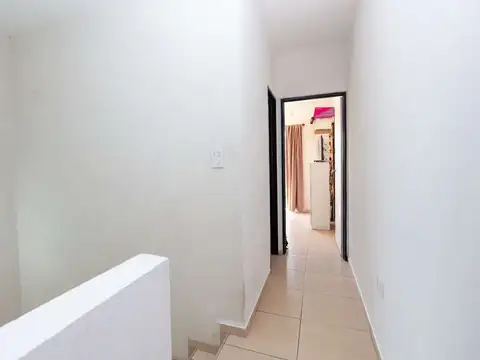 Depto Tipo Casa en Alquiler en Gregorio de Laferrere, $ 550.000