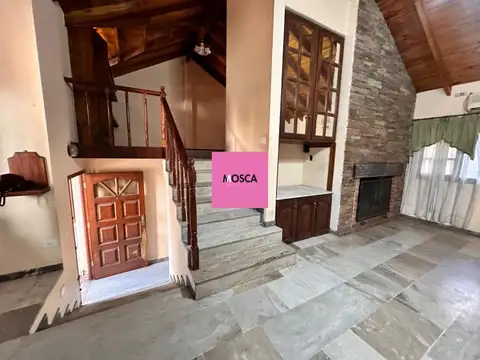 HERMOSA CASA EN MORENO CENTRO PERMUTO