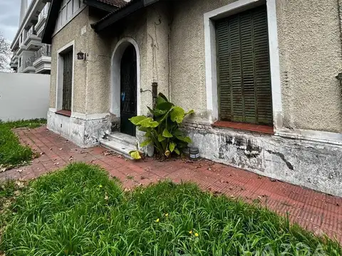 Casa en venta en Lomas De Zamora a refaccionar