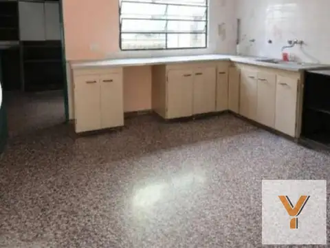 Casa en venta - 2 Dormitorios 1 Baño - Berazategui
