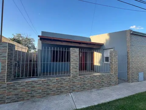 Casa en venta - 3 Dormitorios 2 Baños - Mercedes