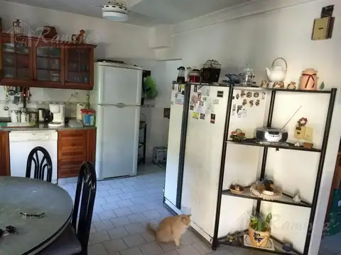 Casa 4 Amb. En Venta - Castelar