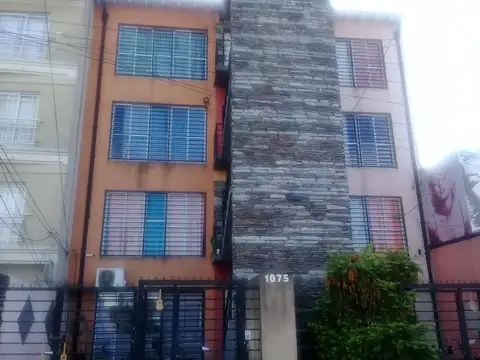 OPORTUNIDAD,MORON, SEMIPISO (2 POR PISO) AL FRENTE, MUY LUMI