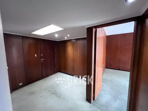 Oficina en Alquiler 50 años