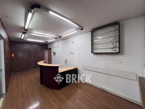 ESPECT OFICINA EN PISO DE 372 M2 EN AV. BELGRANO AL 1300 - 4 COCHERAS 5 BAÑOS COCINA