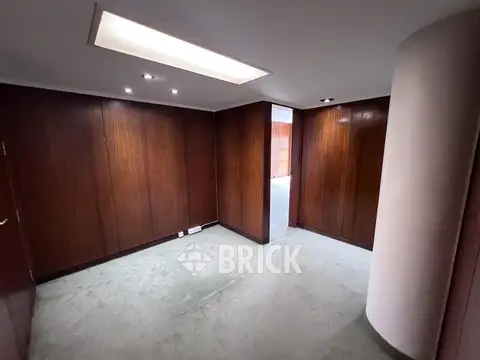 ESPECT OFICINA EN PISO DE 372 M2 EN AV. BELGRANO AL 1300 - 4 COCHERAS 5 BAÑOS COCINA
