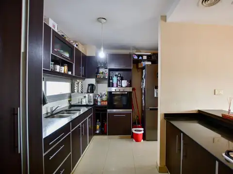 Departamento 4 ambientes con 2 baños