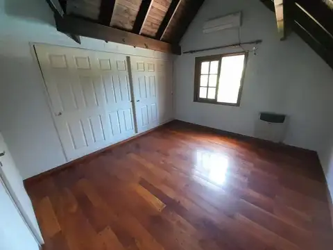 Casa en Barrio Privado con casita de juego para niños!