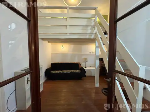 Depto Tipo Casa en Venta 50 años