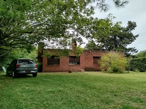 CASA QUINTA EN VENTA DE 4 AMBIENTES PEQUEÑOS EN DEL VISO, BARRIO LOS CACHORROS