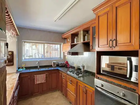 Chalet 6 ambientes en venta en Ituzaingó Norte