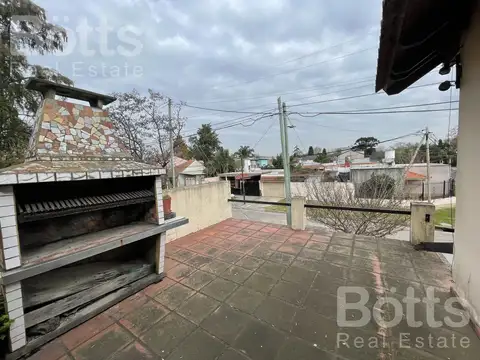 Depto Tipo Casa en Venta de 4 ambientes