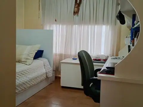 Casa Chalet  en Venta en Los Jazmines, Pilar del Este, Pilar