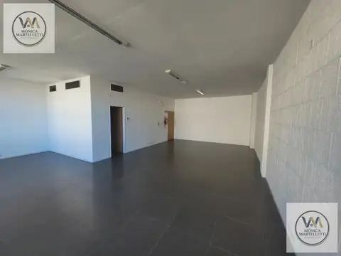 OFICINAS  EN 1°Y 2° PISO DE 70M2 C/U  O UNA PLANTA DE 140M2