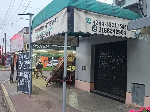 (INCLUYE ABL Y AYSA) LOCAL A LA CALLE EN UNA SOLA PLANTA EN CERRITO AL 900 - ESPACIO AEREO TOILETTE