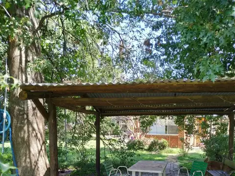 HERMOSO CAMPO EN BARADERO, CON CASA PRINCIPAL, CASA PARA CASERO, PILETA Y MÁS COMODIDADES