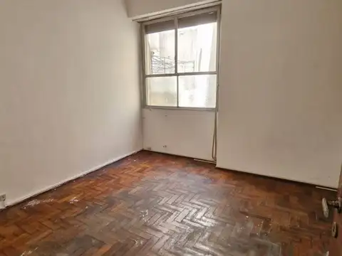 VENTA DEPTO 2 AMBIENTES SAN TELMO  1° POR ESCALERA