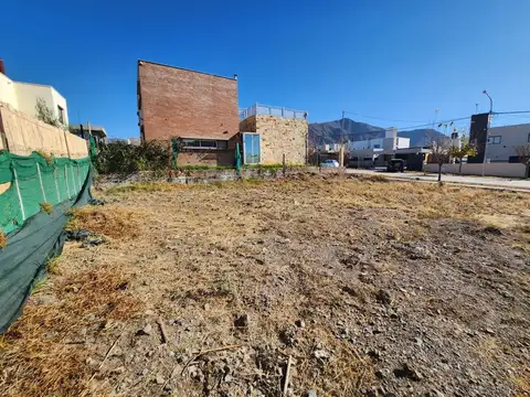 VENTA DE LOTE EN BARRIO PRIVADO LA YAYA. LAS HERAS