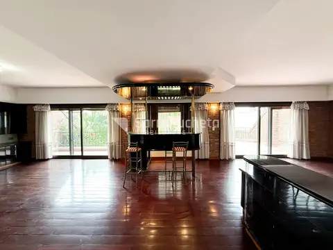Casa 5 ambientes con 5 baños