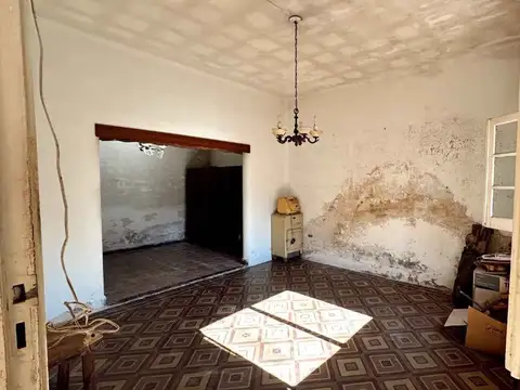 VENTA CASA DE PASILLO A RECICLAR ARROYITO