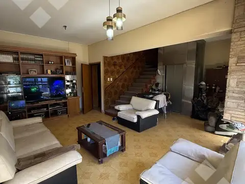 VENTA CASA 4 DORMITORIOS (A REMODELAR) - B° ALANIS, CIPOLLETTI