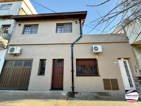 PH entrada independiente - Quincho-Terraza y Cochera cubierta