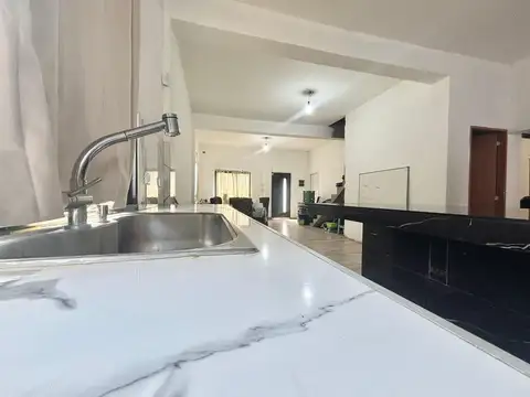 Casa en Venta en Burzaco, USD 95.000