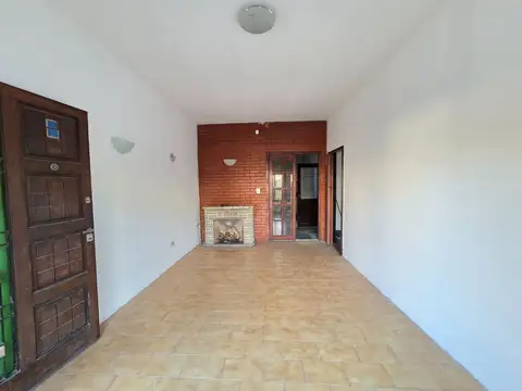 Casa 3 ambientes con 2 baños