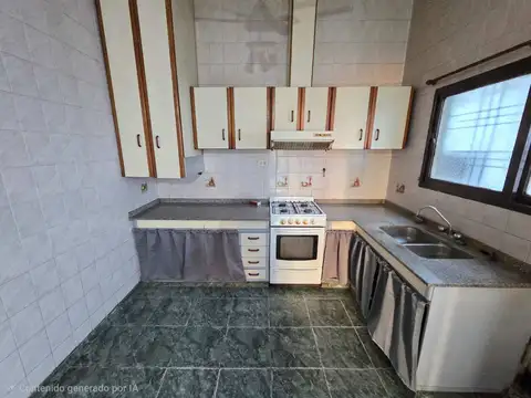 ALQUILER CASA 3 AMBIENTES CON COCHERA BERNAL OESTE
