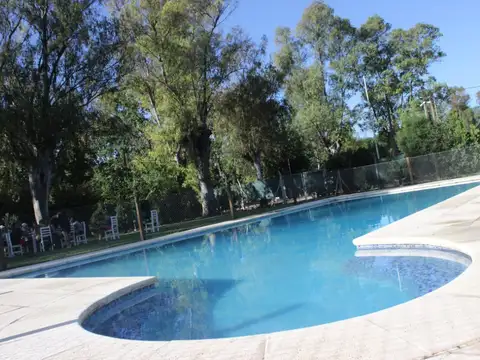 Venta Quinta de  1.920 m² con quincho y pileta y salon - Barrio Parque Tortuguitas